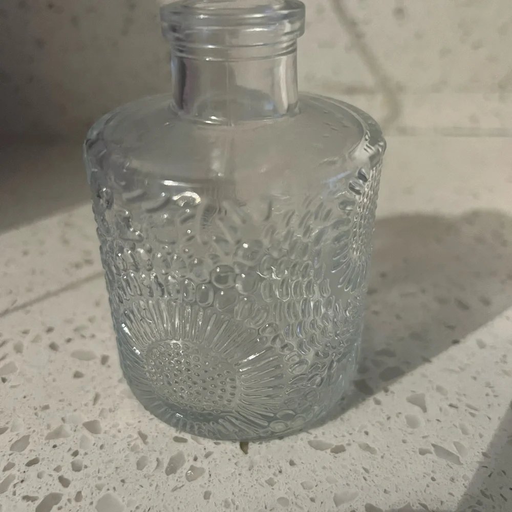 Small diffuser glass vase